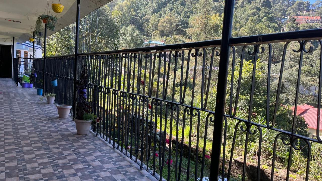 Sunrise View Homestay Kasauli Exterior photo