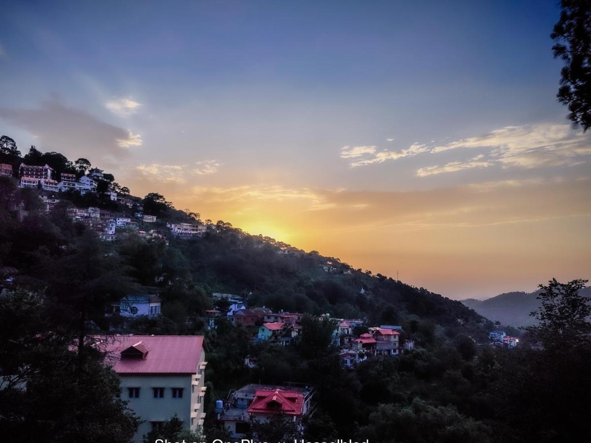 Sunrise View Homestay Kasauli Exterior photo